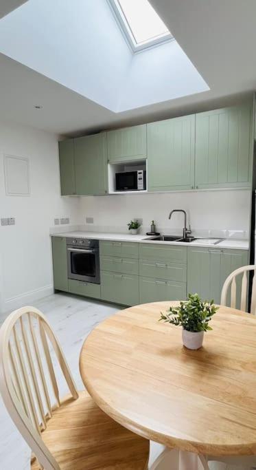 גלוואיי Private Apartment One On Lough Corrib, Oughterard מראה חיצוני תמונה